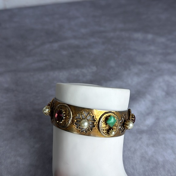 Gorgeous Lot of Bangle Fashion Bracelets Bangles - Picture 11 of 12